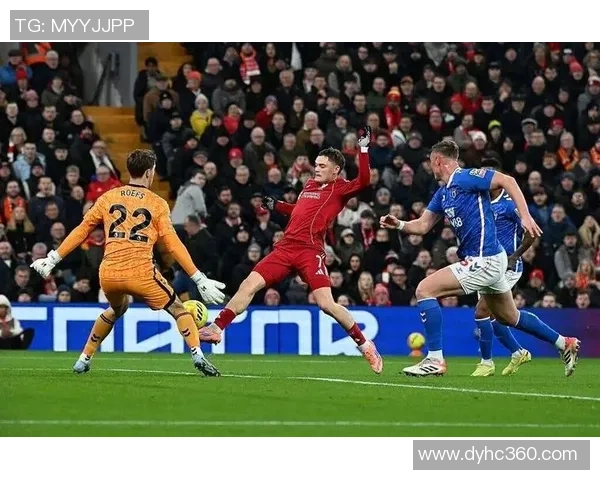 足总杯精彩对决利物浦狂胜那不勒斯乌龙球引爆全场热情