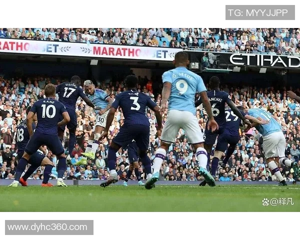 世界杯精彩对决曼城与那不勒斯1比1平局绝杀瞬间引发全场热烈反响